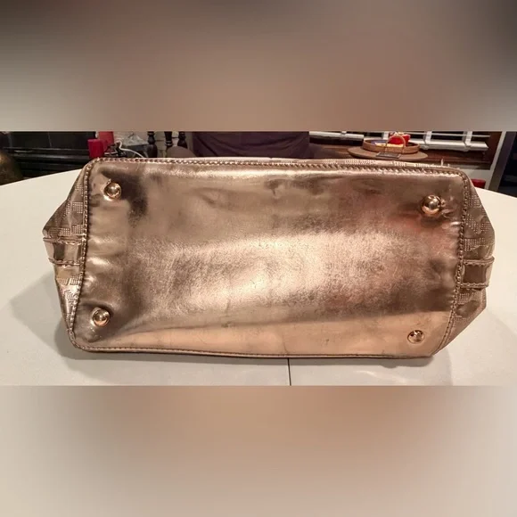 Michael Kors | monogram metallic tote bag. - Picture 5 of 16